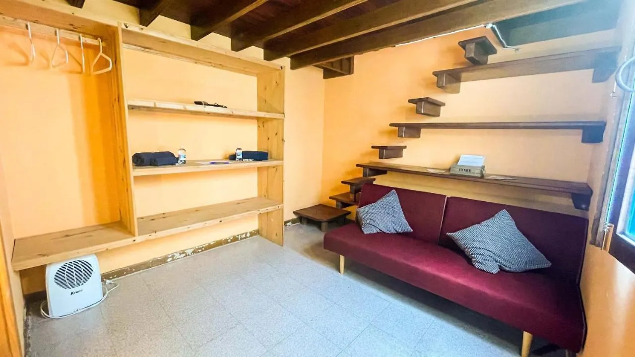 Red Star Surf & Yoga Camp Lanzarote Hostel Famara