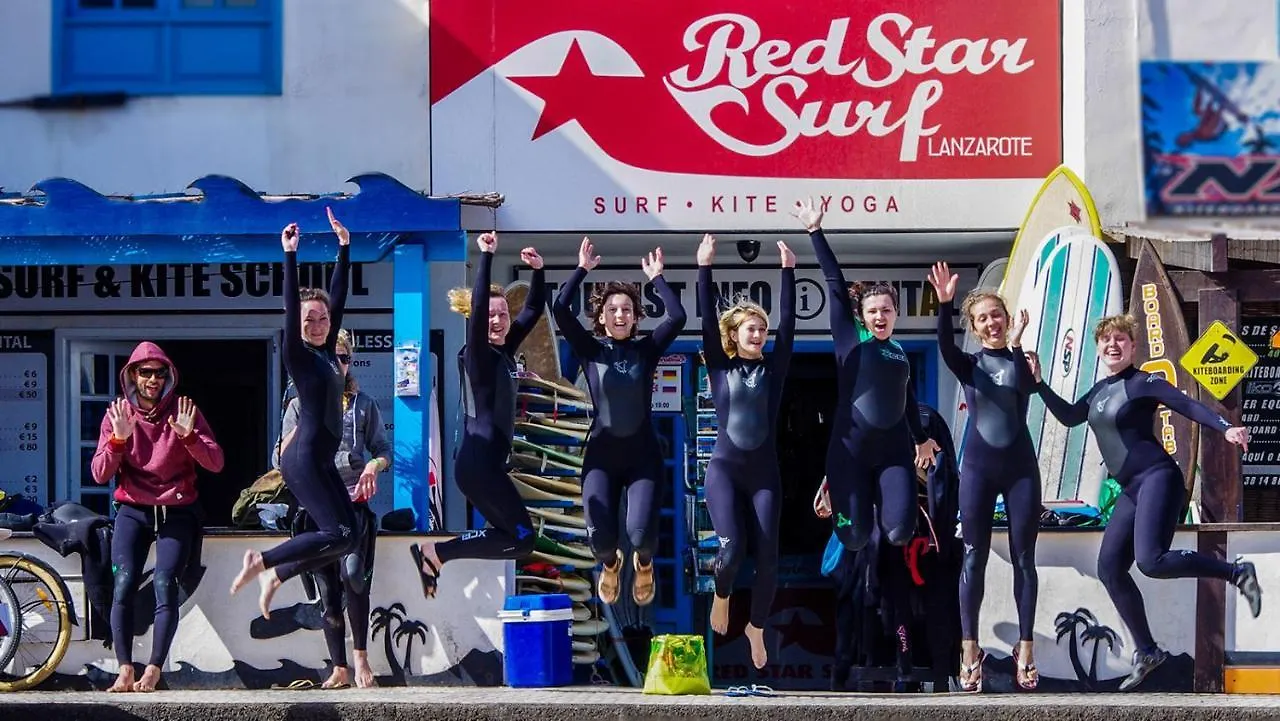 Hostel Red Star Surf&Yoga Camp Lanzarote Famara Spanien